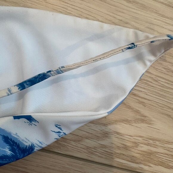 Reformation Small bikini top Cute blue/tropical print - Picture 5 of 6